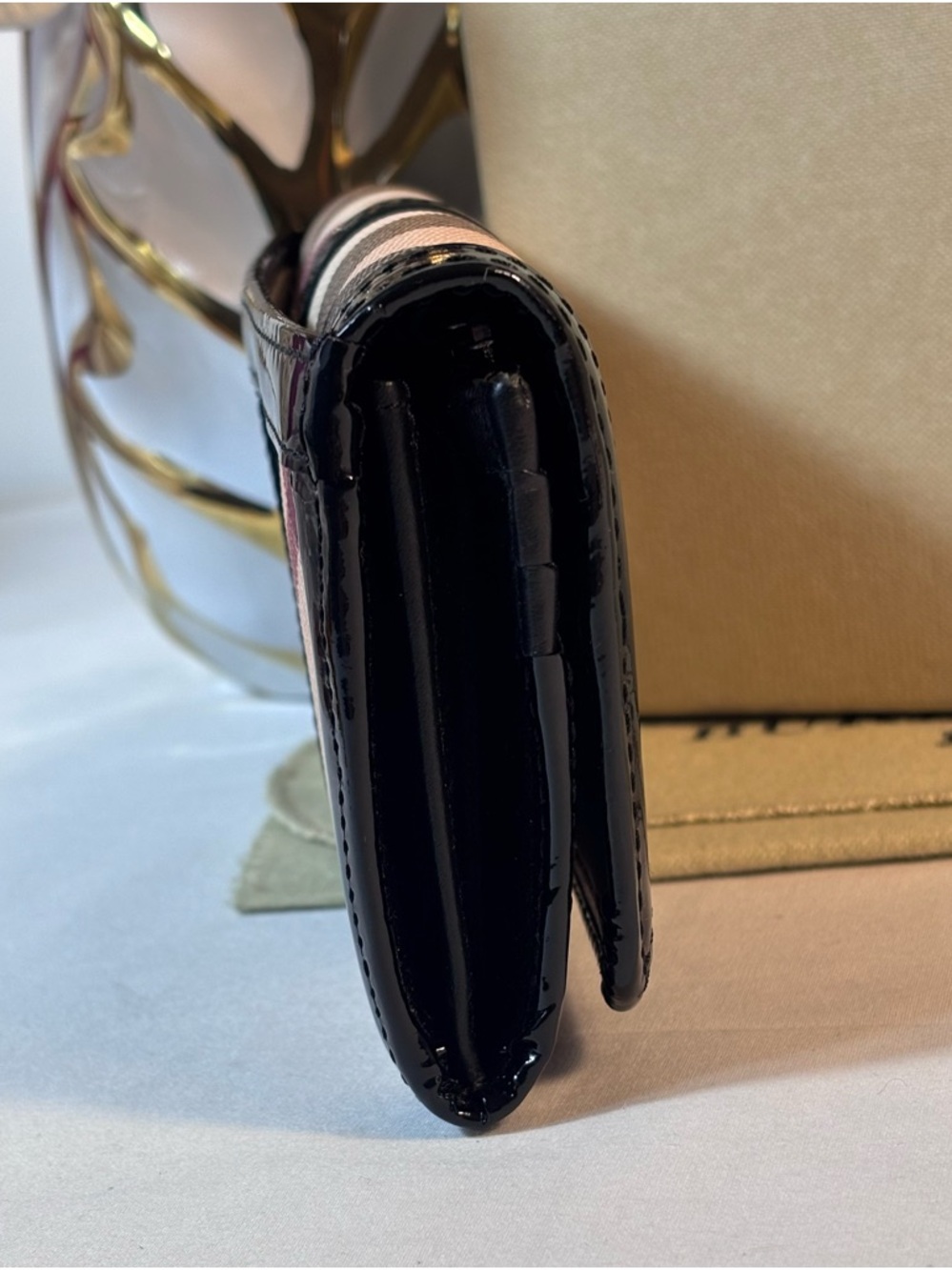Beautiful Burberry Wallet - Picture 3 of 15